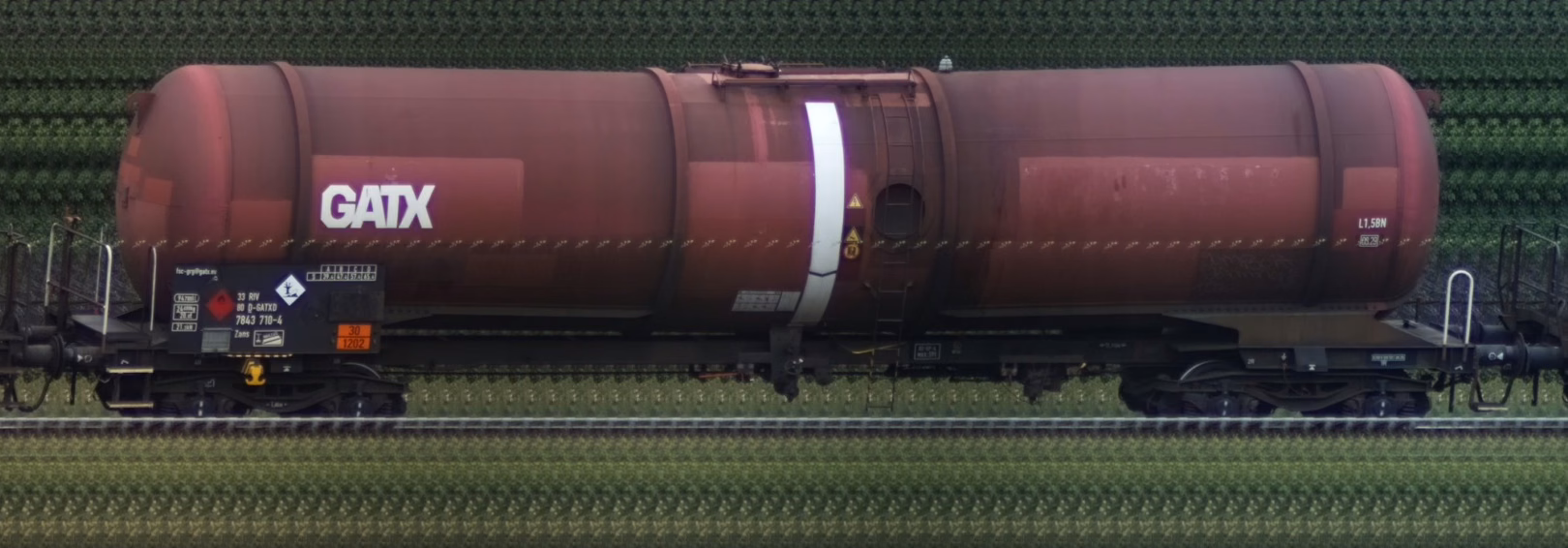 There should be a train photo here :'(
