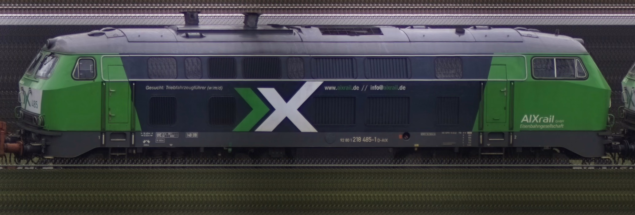 There should be a train photo here :'(