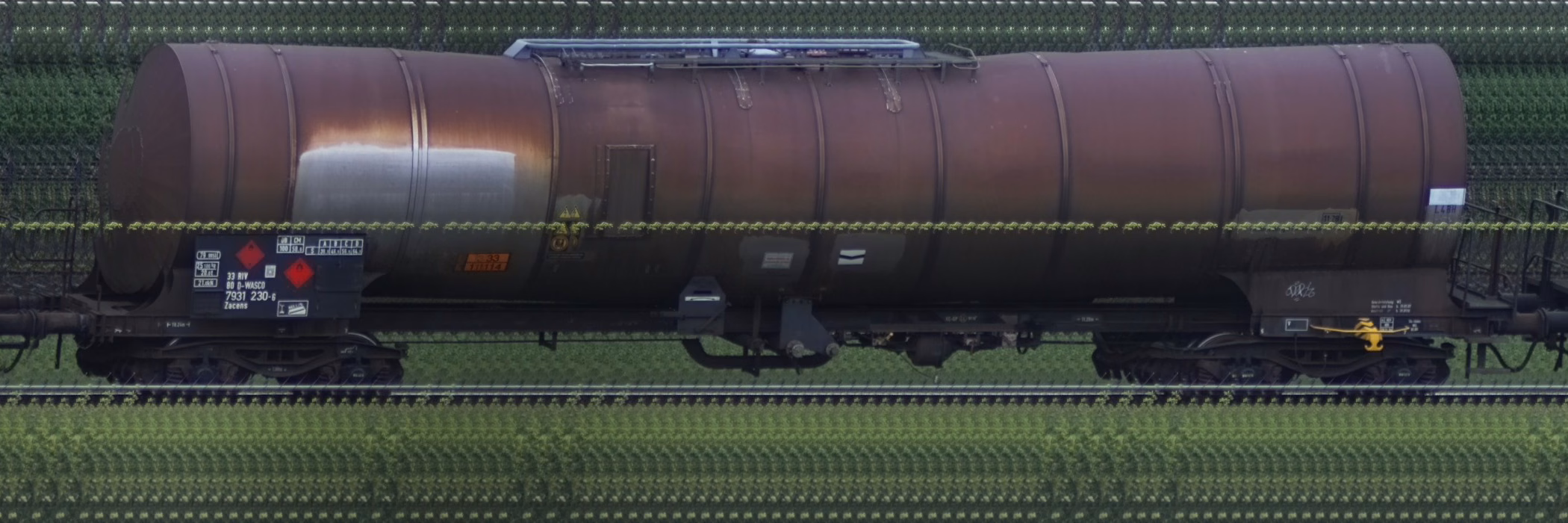 There should be a train photo here :'(
