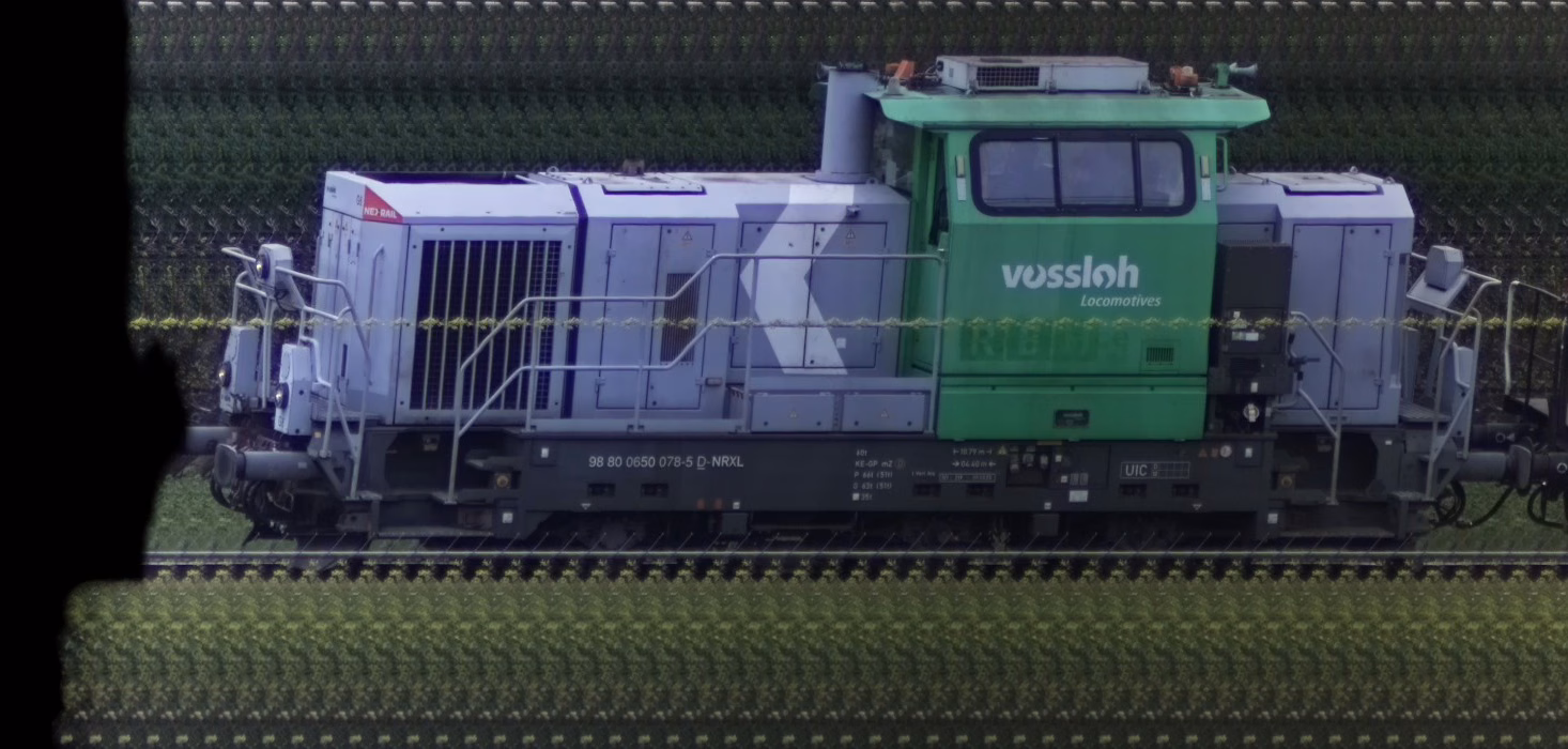 There should be a train photo here :'(