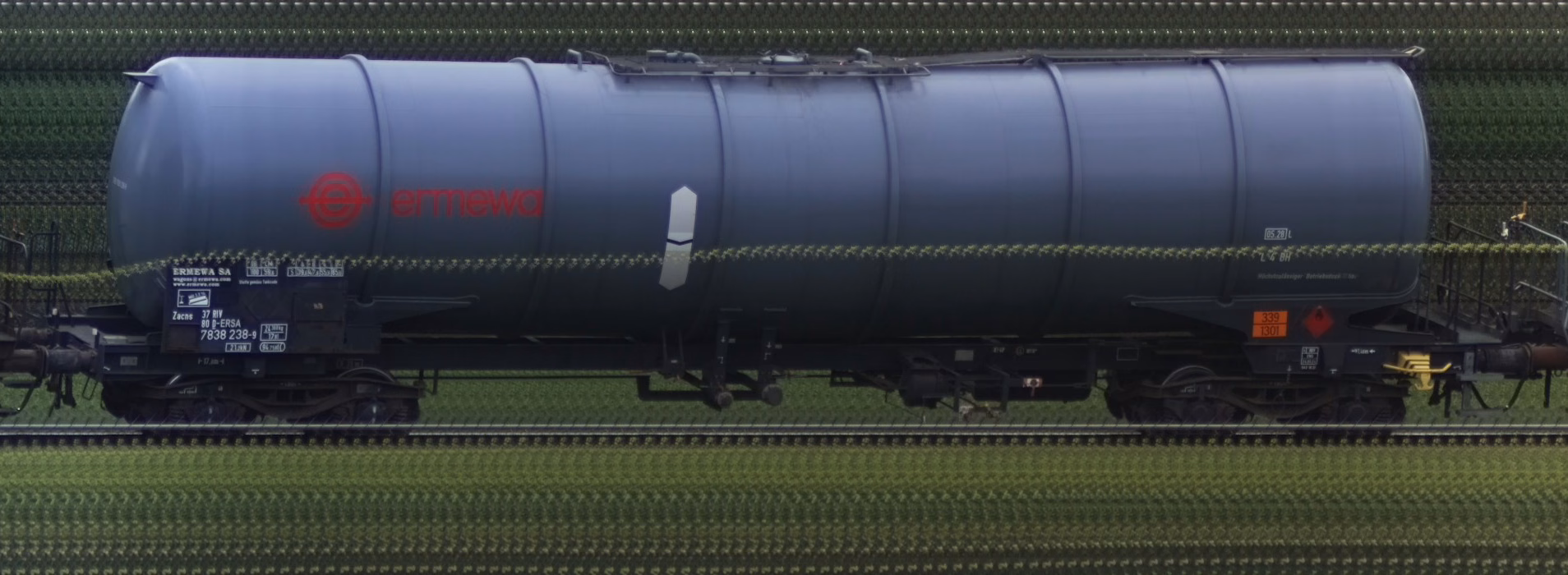 There should be a train photo here :'(