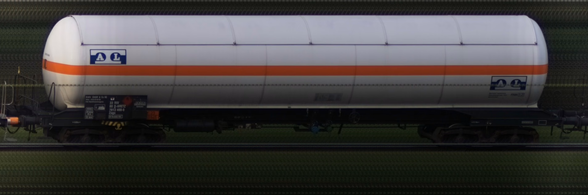 There should be a train photo here :'(