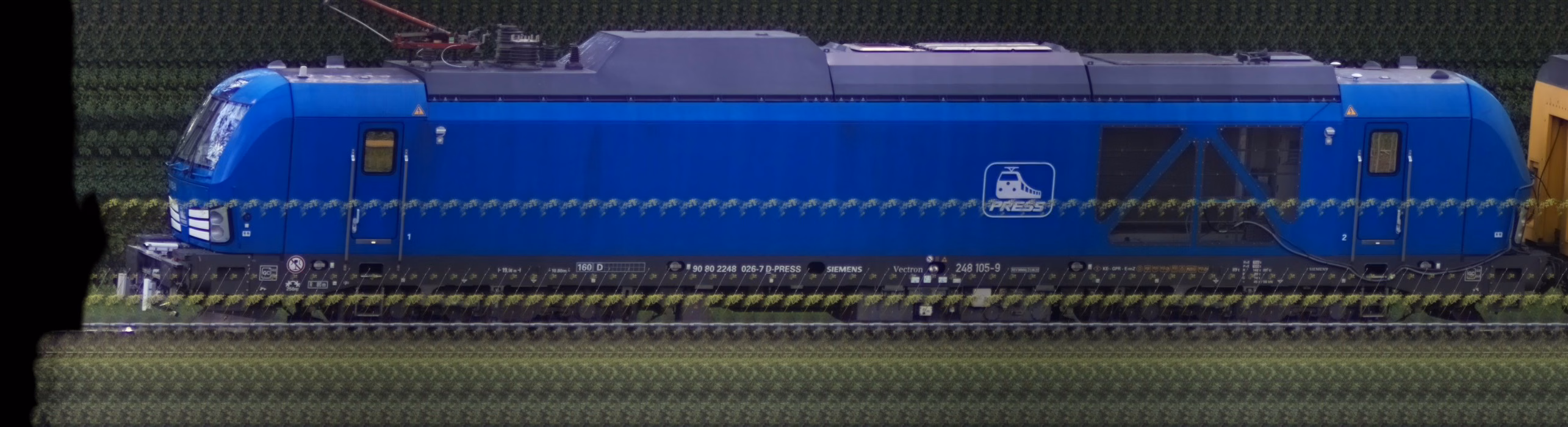 There should be a train photo here :'(
