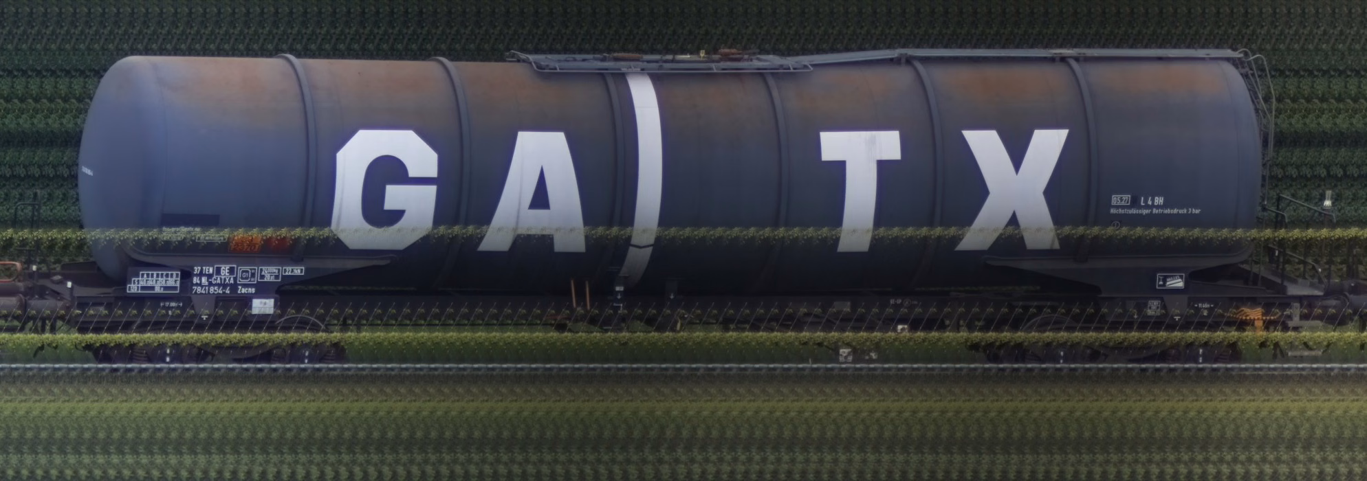 There should be a train photo here :'(