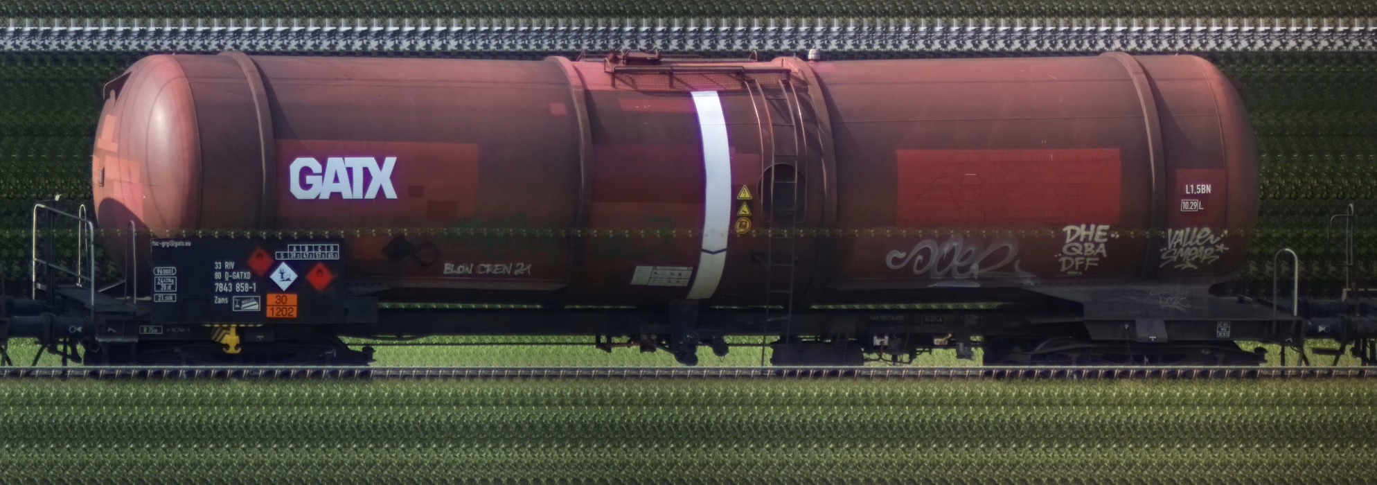 There should be a train photo here :'(