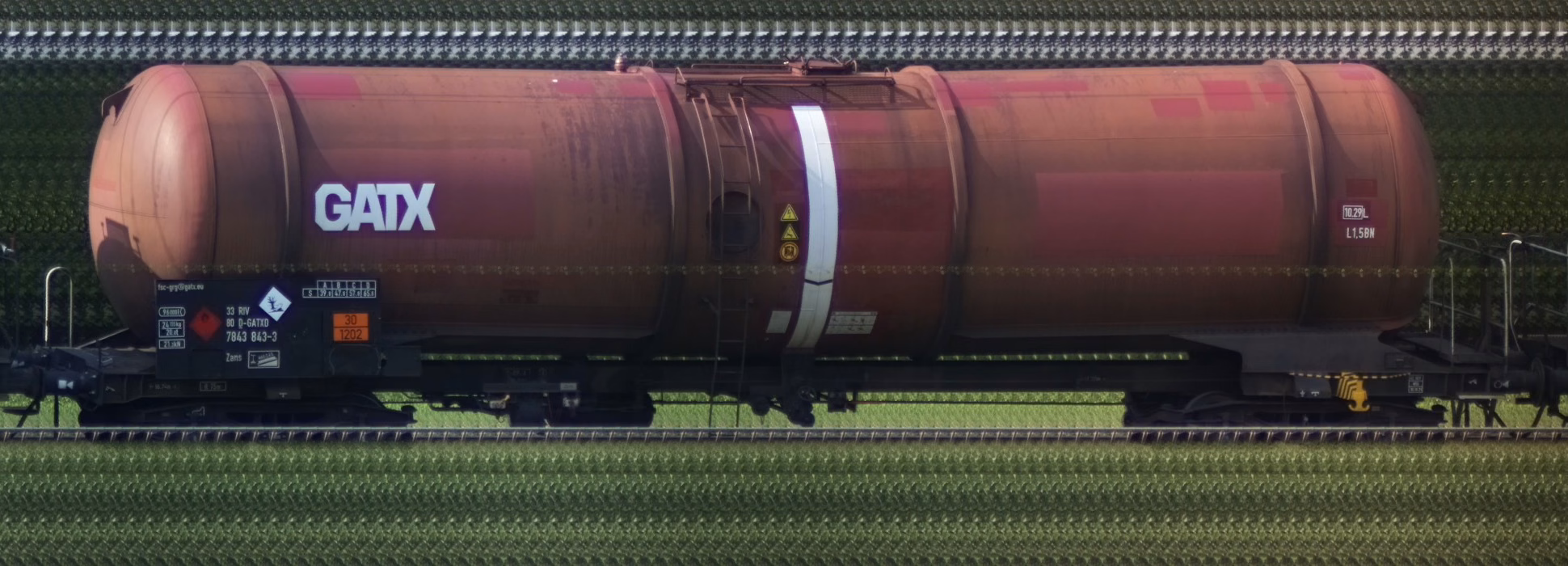 There should be a train photo here :'(