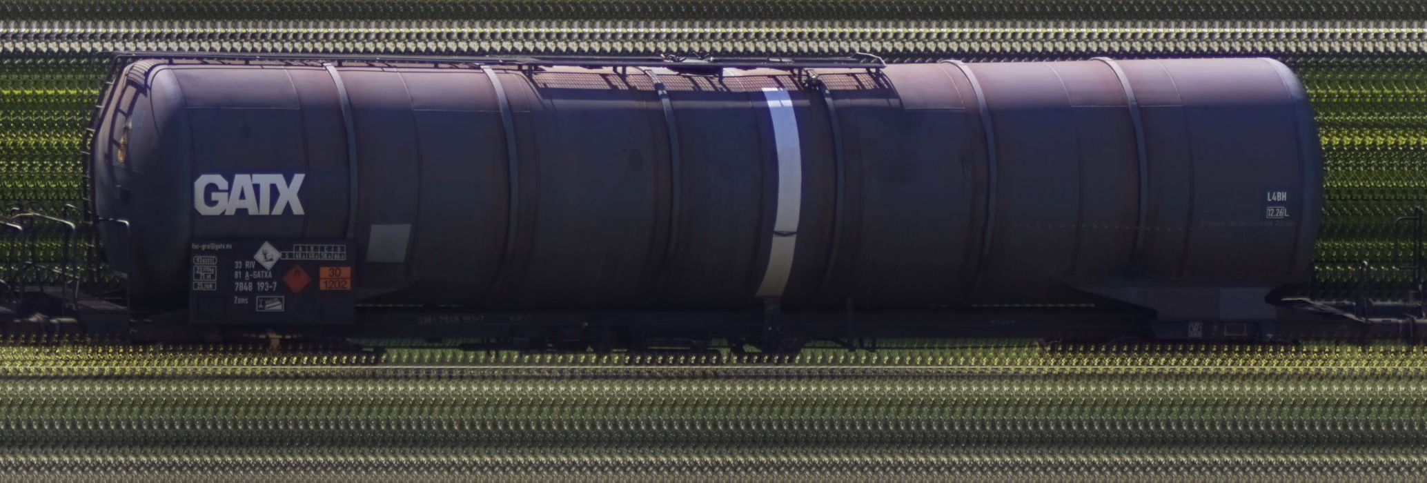 There should be a train photo here :'(