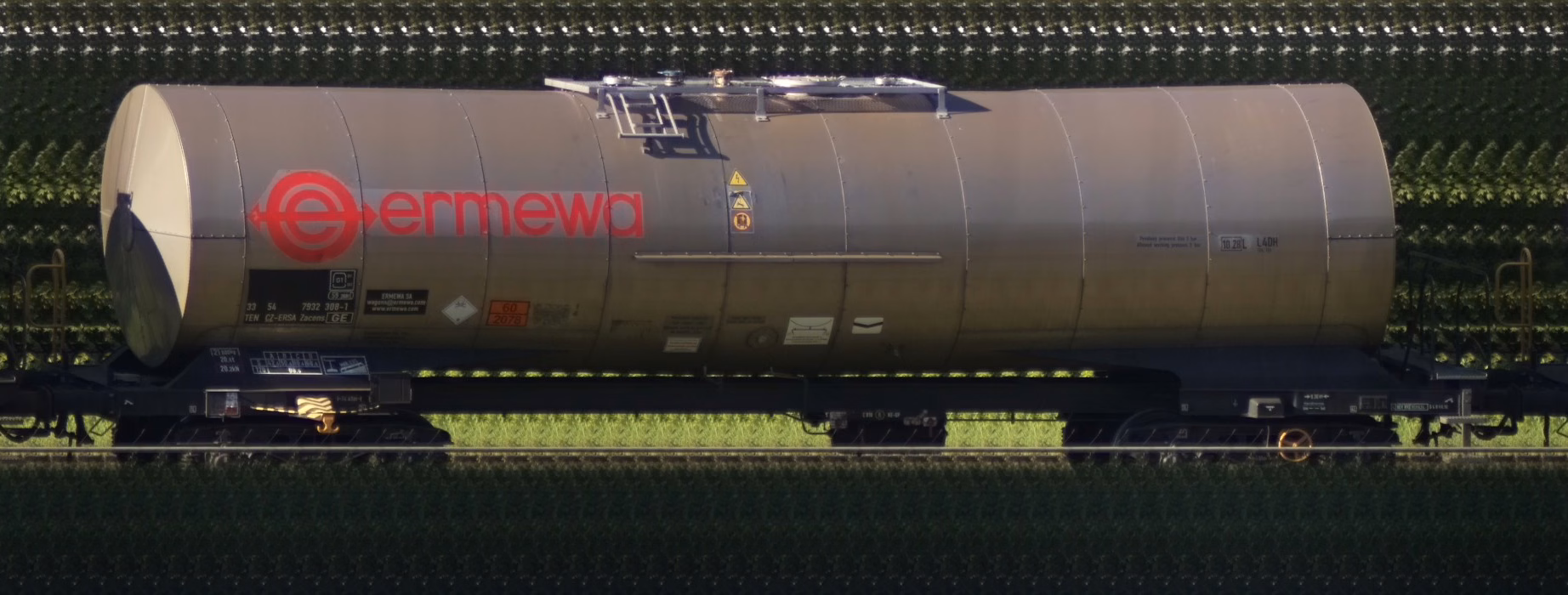 There should be a train photo here :'(