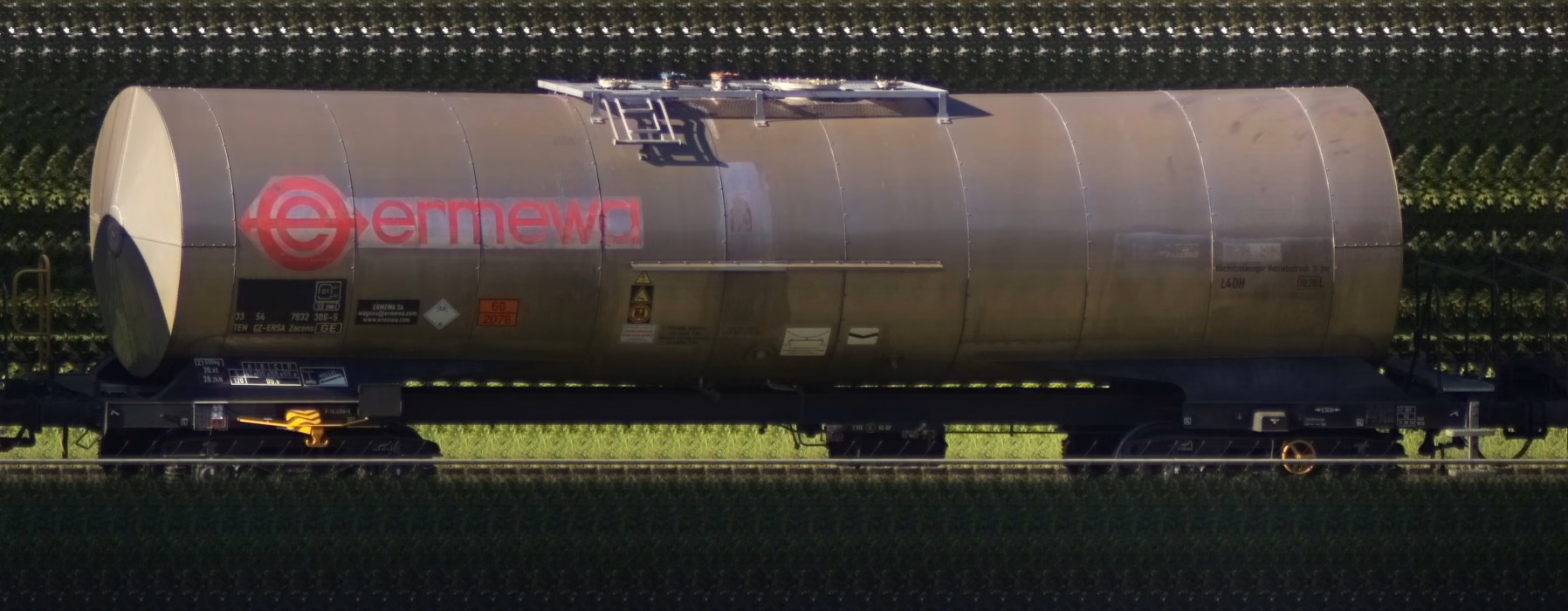 There should be a train photo here :'(