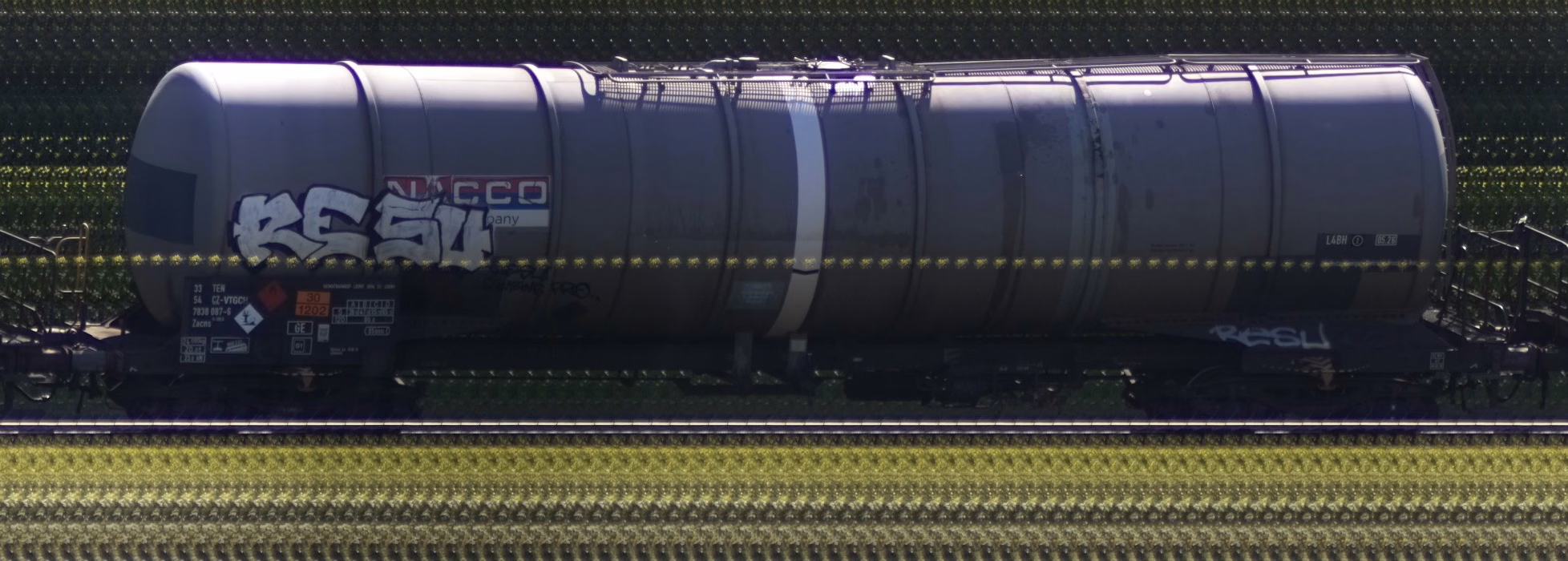 There should be a train photo here :'(