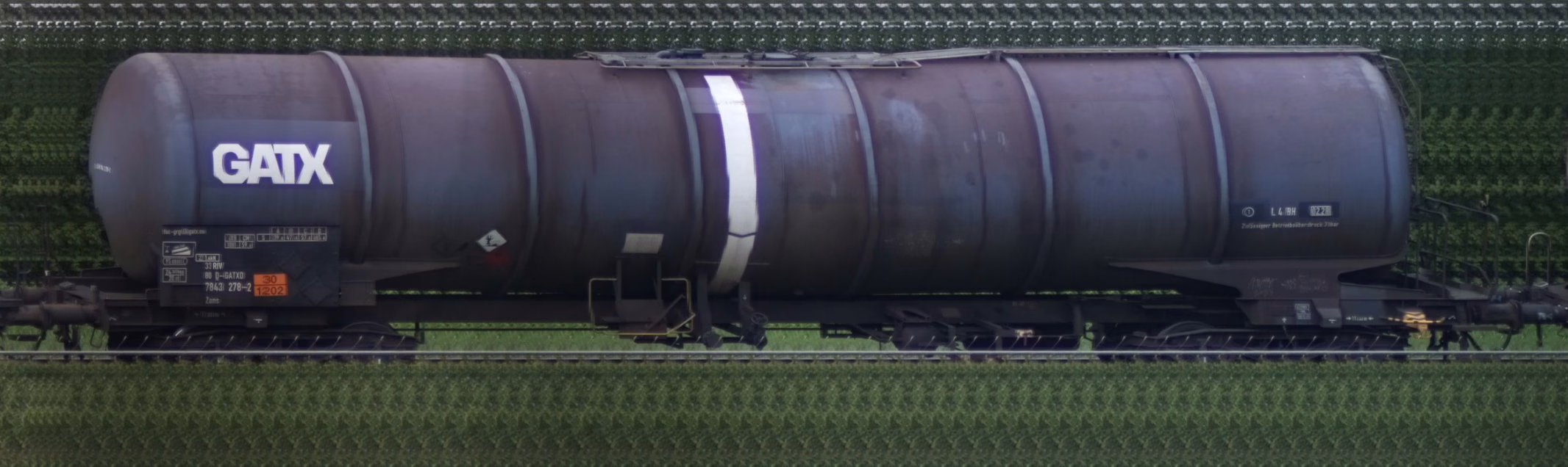 There should be a train photo here :'(