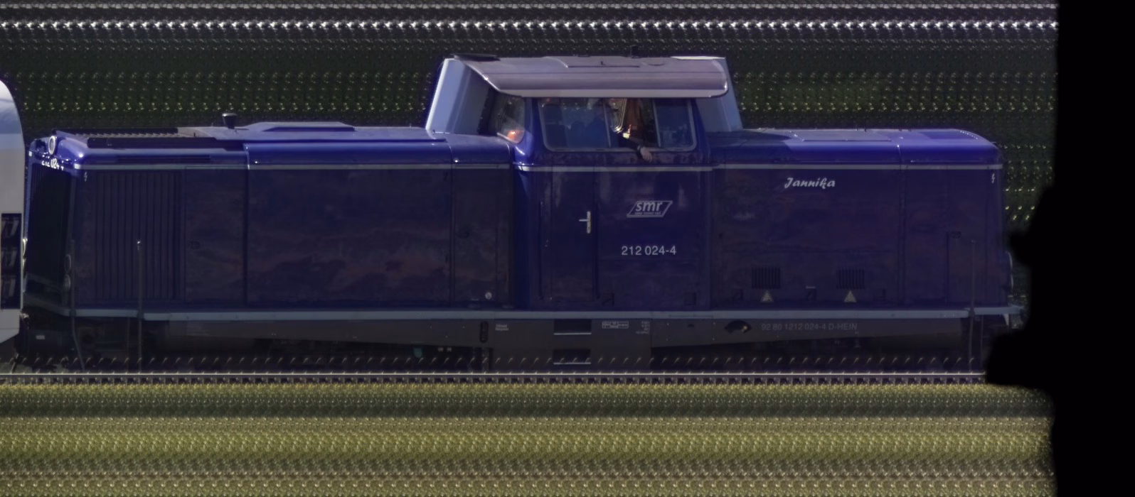 There should be a train photo here :'(