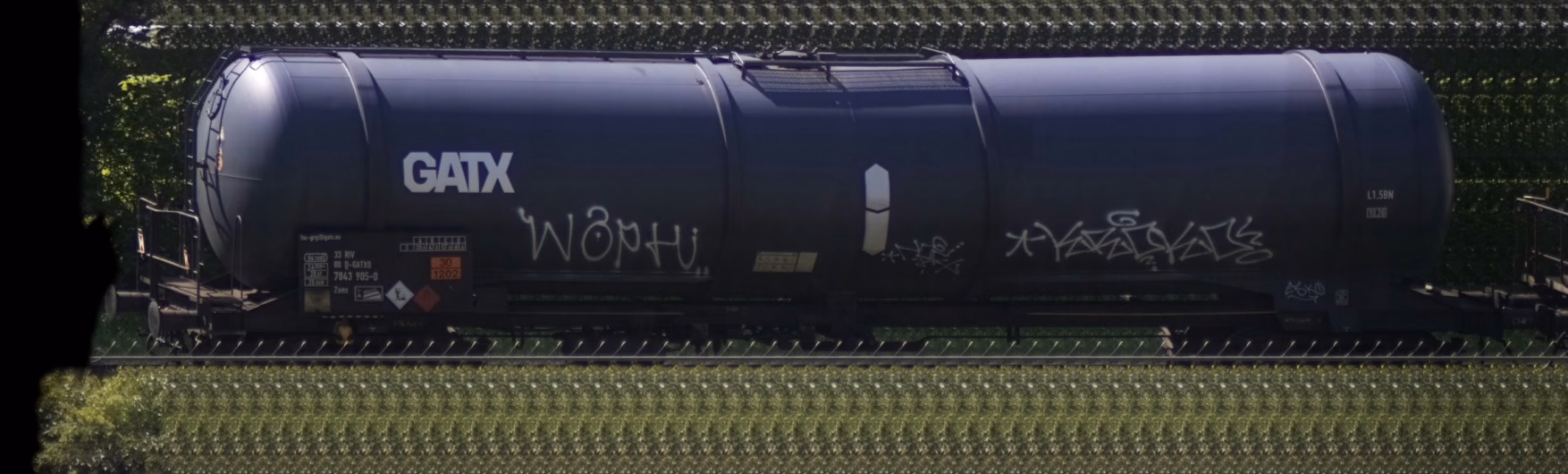 There should be a train photo here :'(