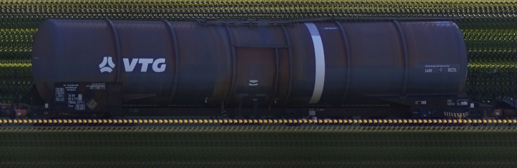 There should be a train photo here :'(
