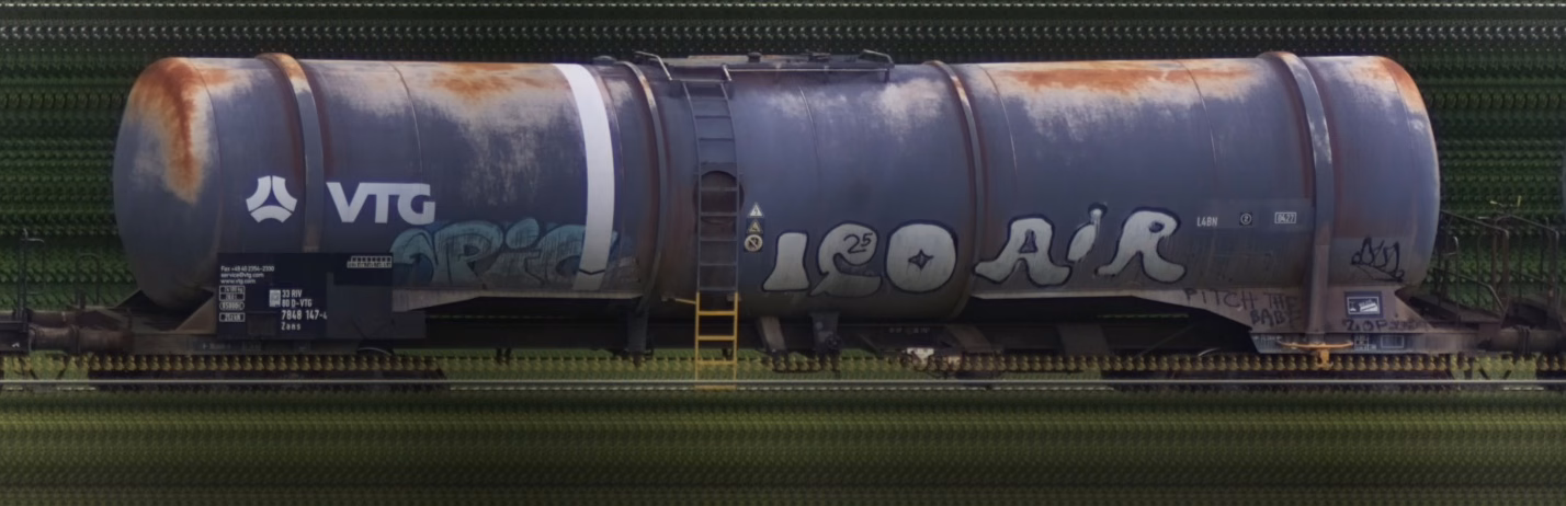 There should be a train photo here :'(