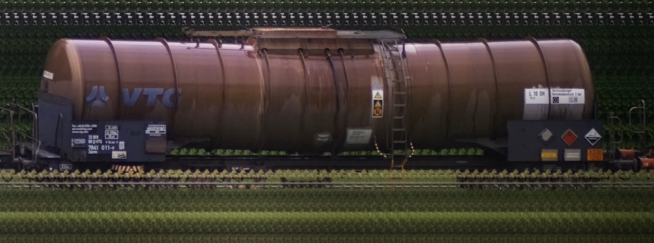 There should be a train photo here :'(