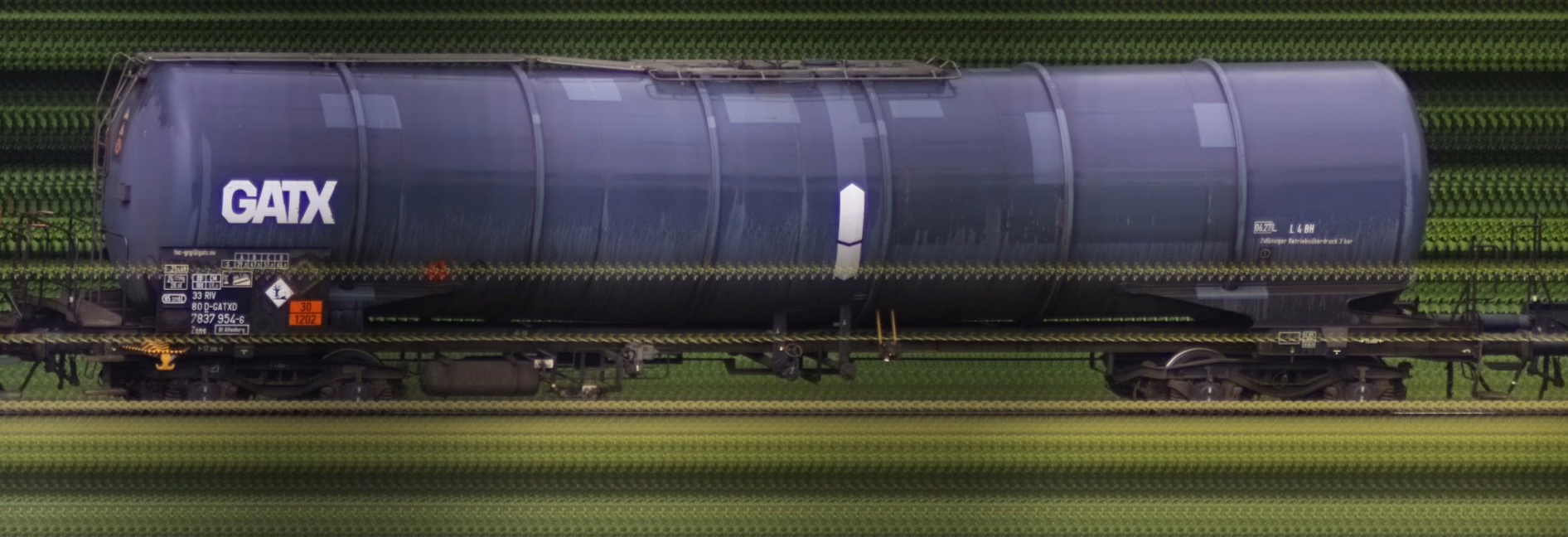 There should be a train photo here :'(