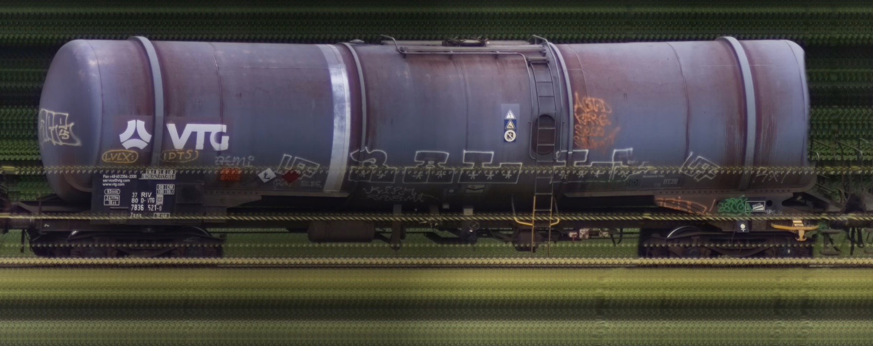 There should be a train photo here :'(