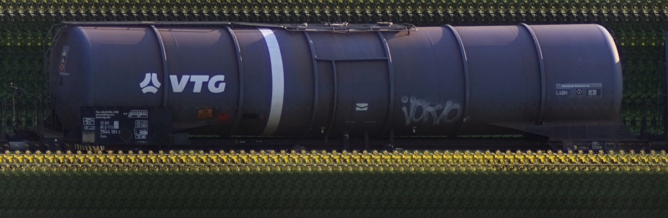 There should be a train photo here :'(