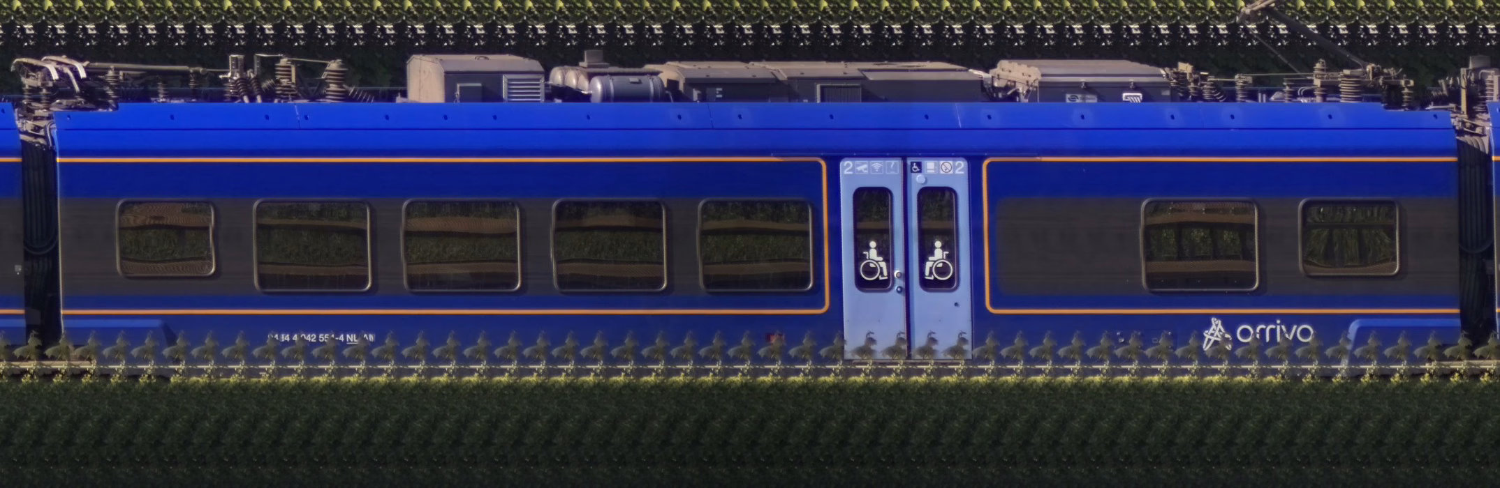 There should be a train photo here :'(