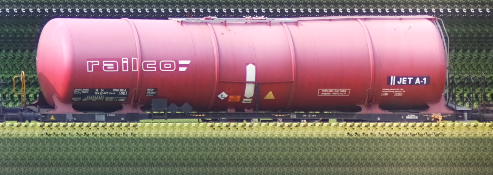 There should be a train photo here :'(
