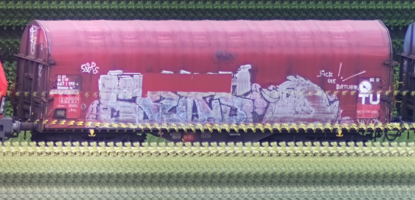 There should be a train photo here :'(