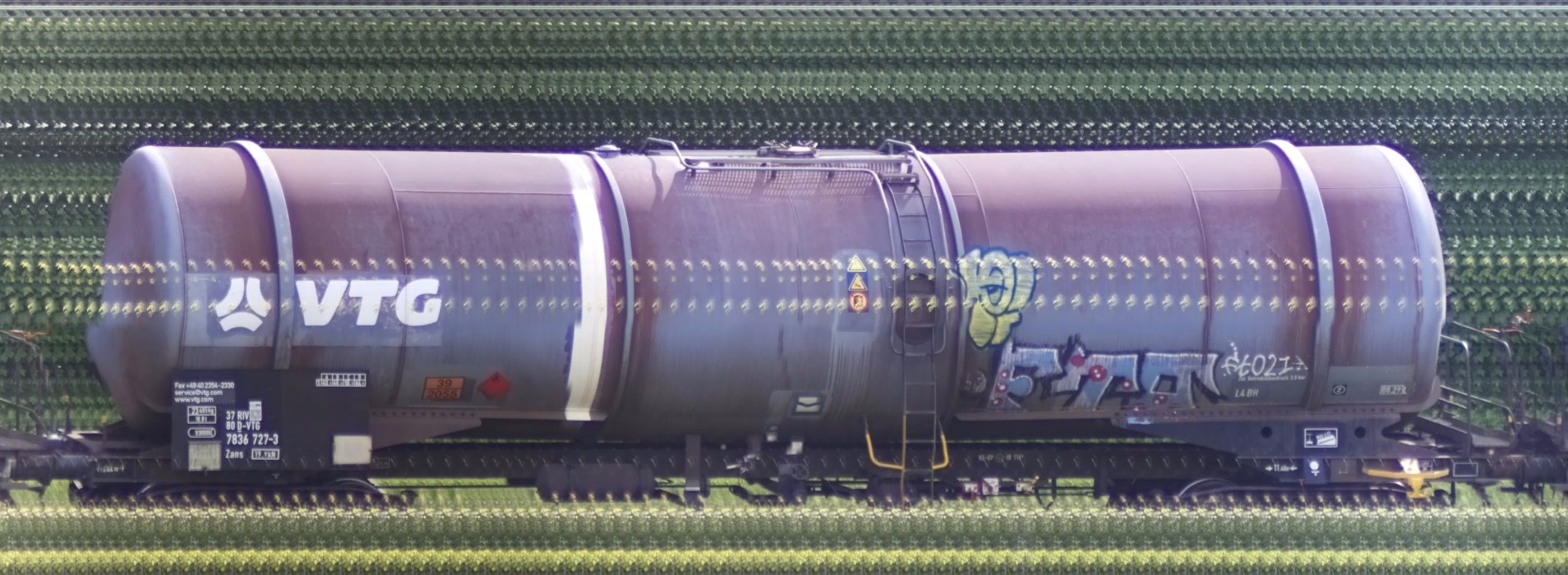 There should be a train photo here :'(