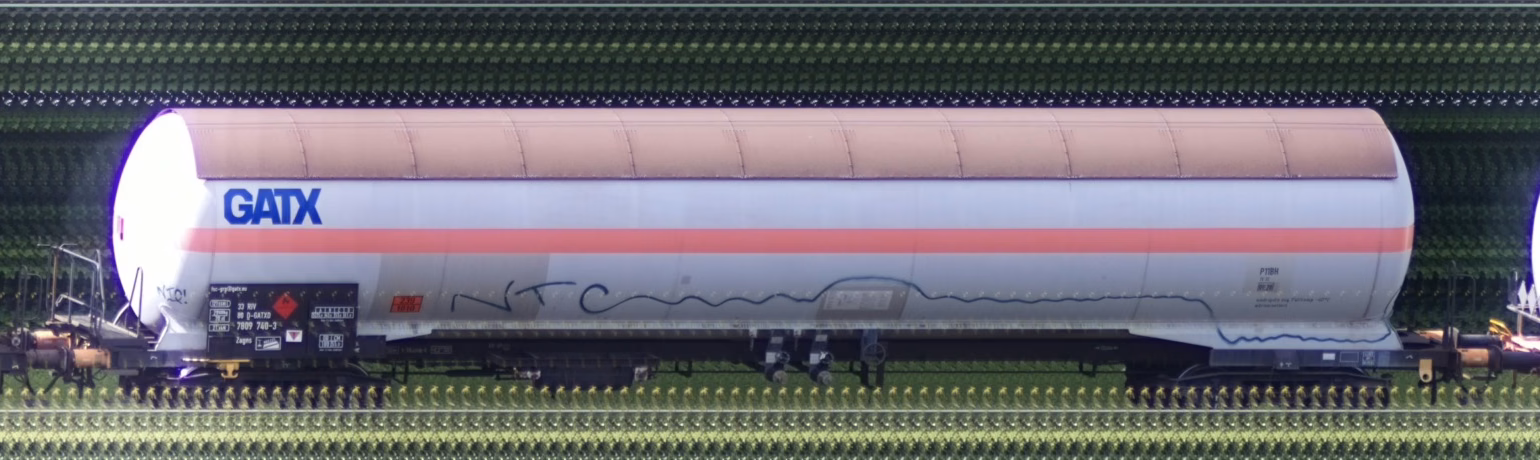 There should be a train photo here :'(