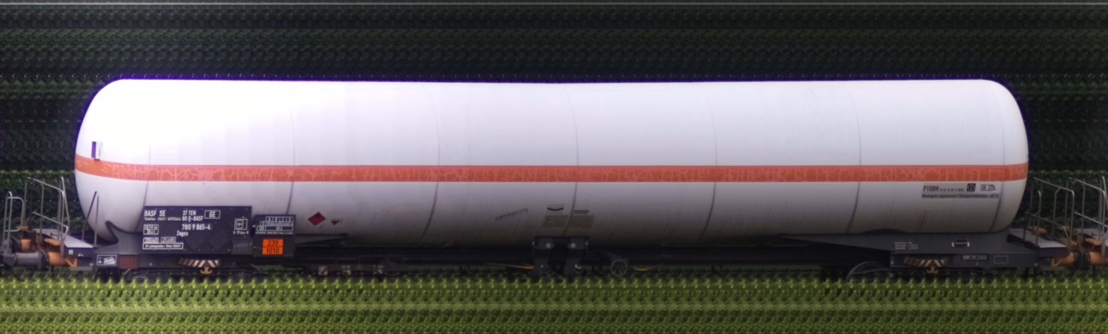 There should be a train photo here :'(