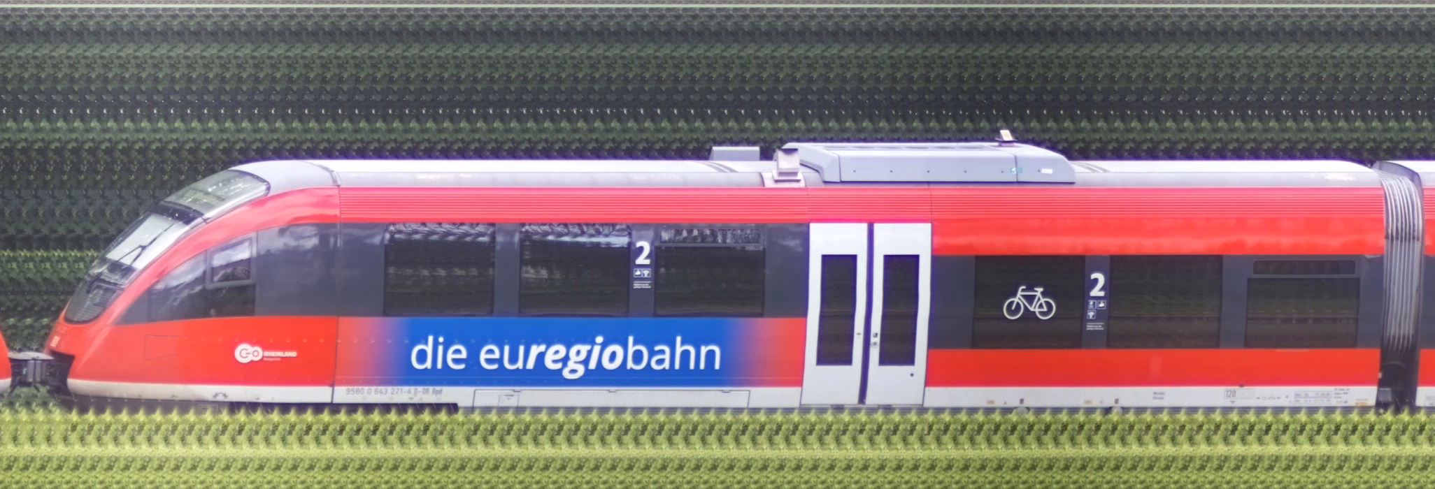There should be a train photo here :'(