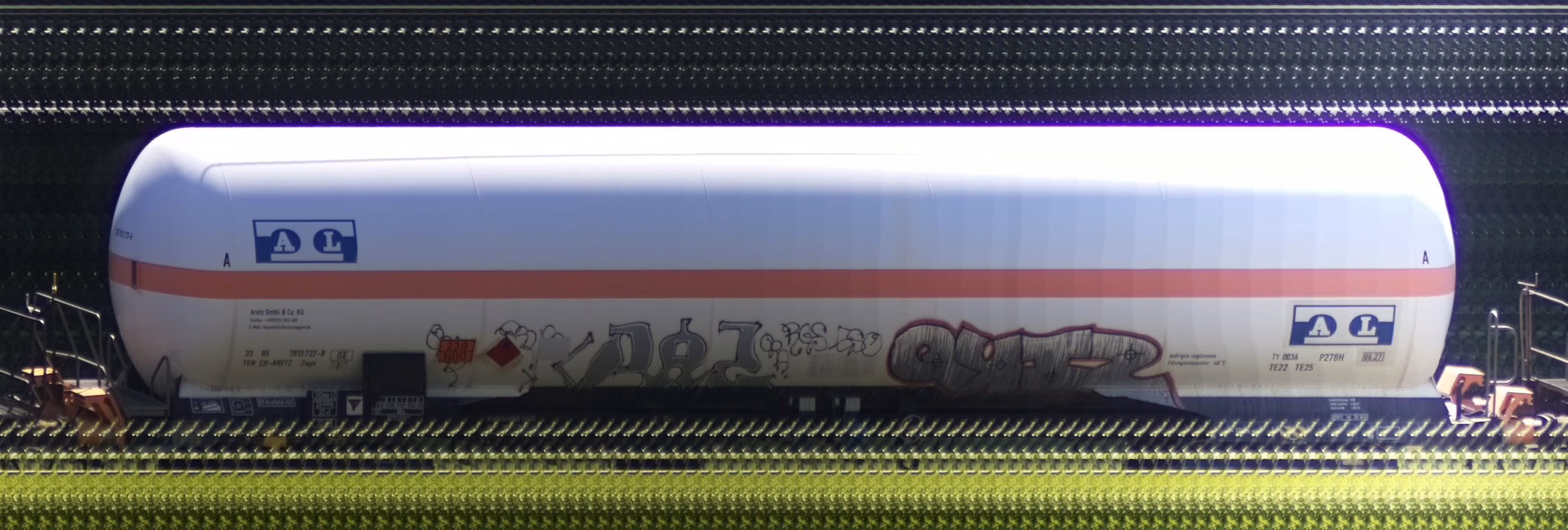 There should be a train photo here :'(