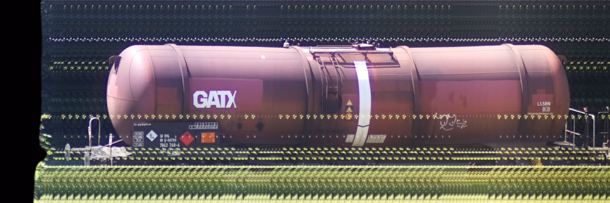 There should be a train photo here :'(