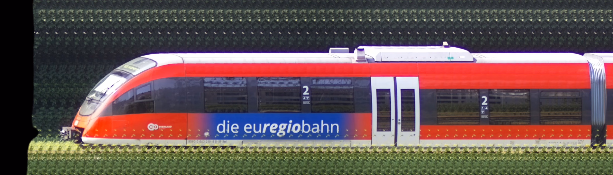 There should be a train photo here :'(