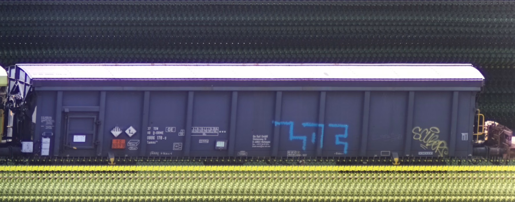 There should be a train photo here :'(