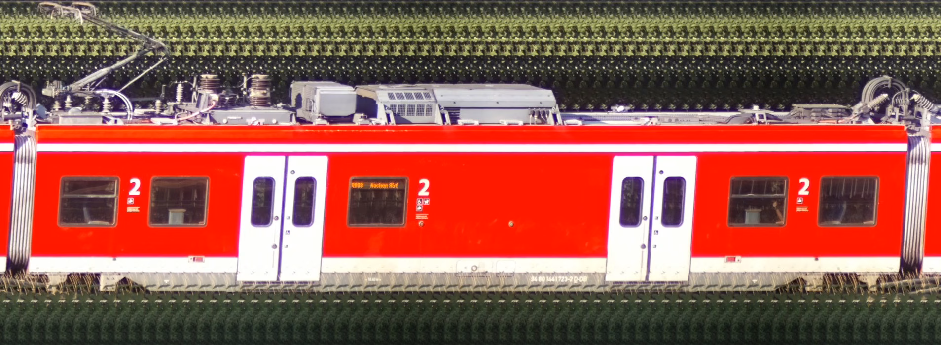 There should be a train photo here :'(