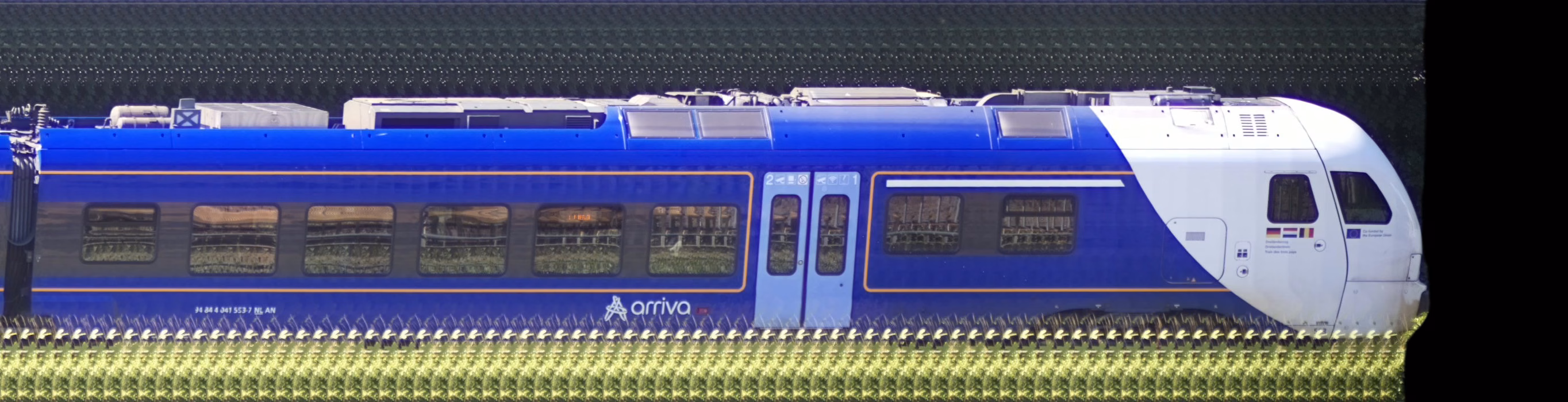 There should be a train photo here :'(