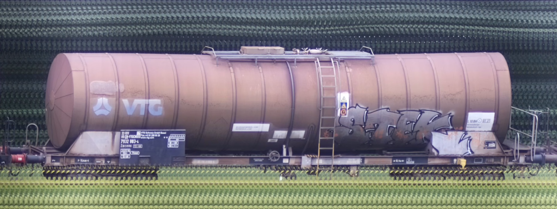 There should be a train photo here :'(
