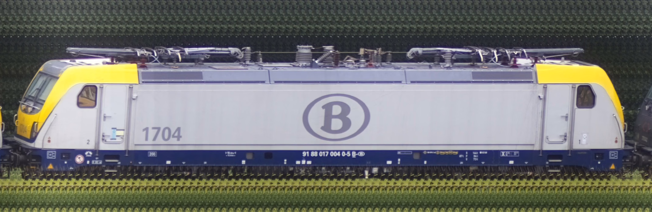 There should be a train photo here :'(