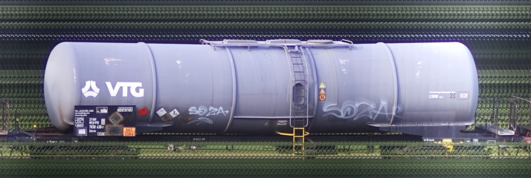 There should be a train photo here :'(