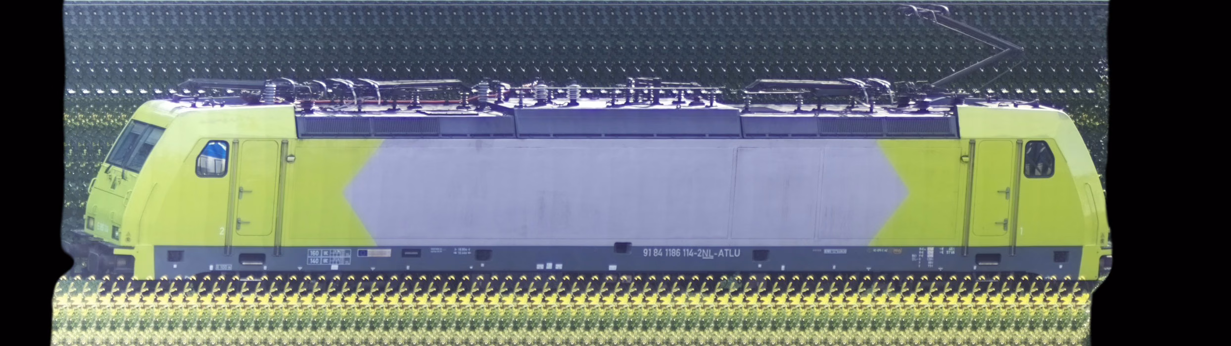 There should be a train photo here :'(