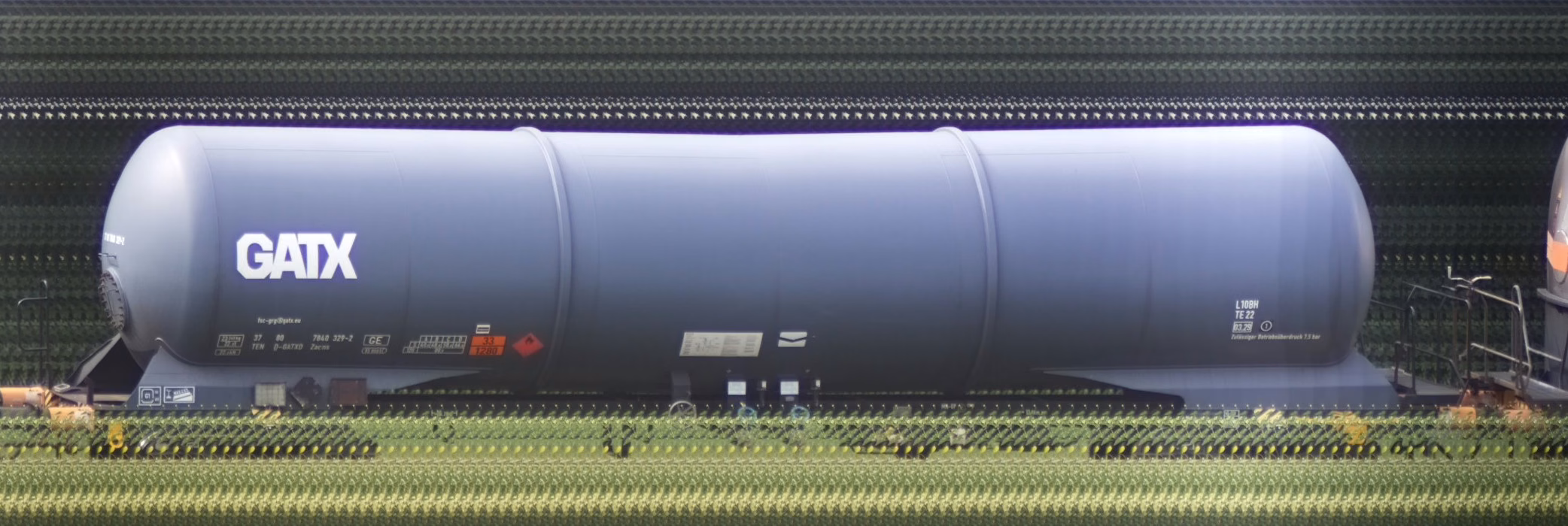 There should be a train photo here :'(