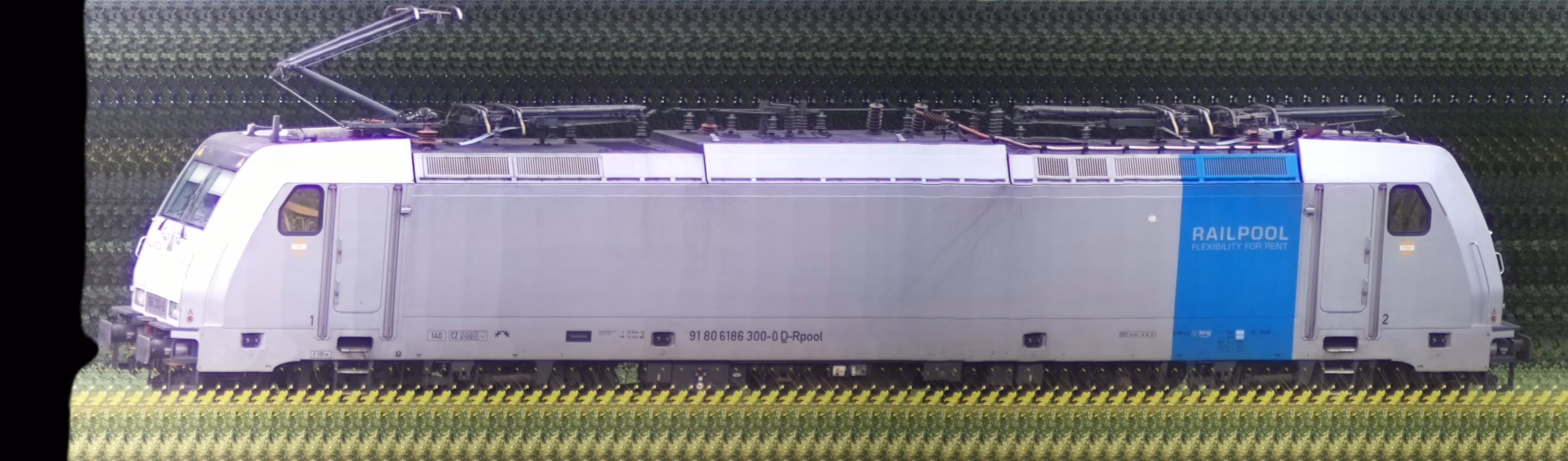 There should be a train photo here :'(