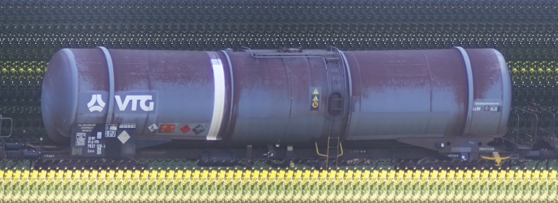 There should be a train photo here :'(