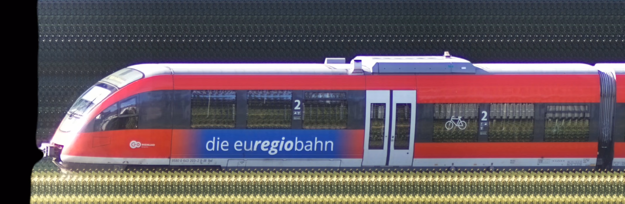 There should be a train photo here :'(