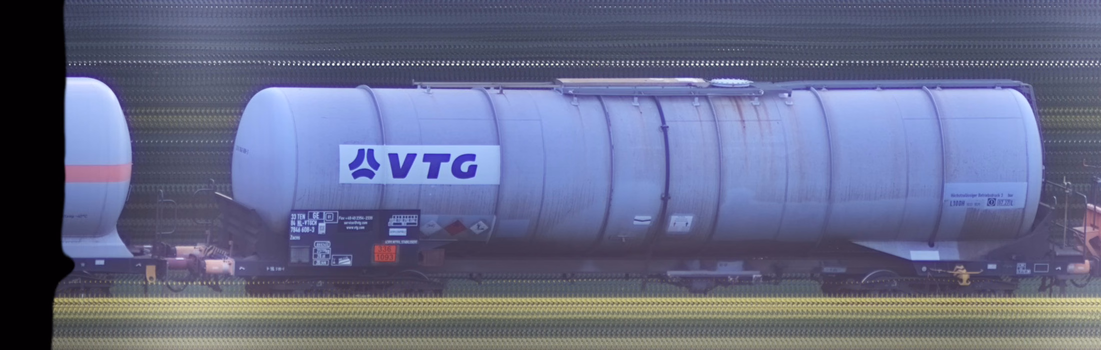 There should be a train photo here :'(