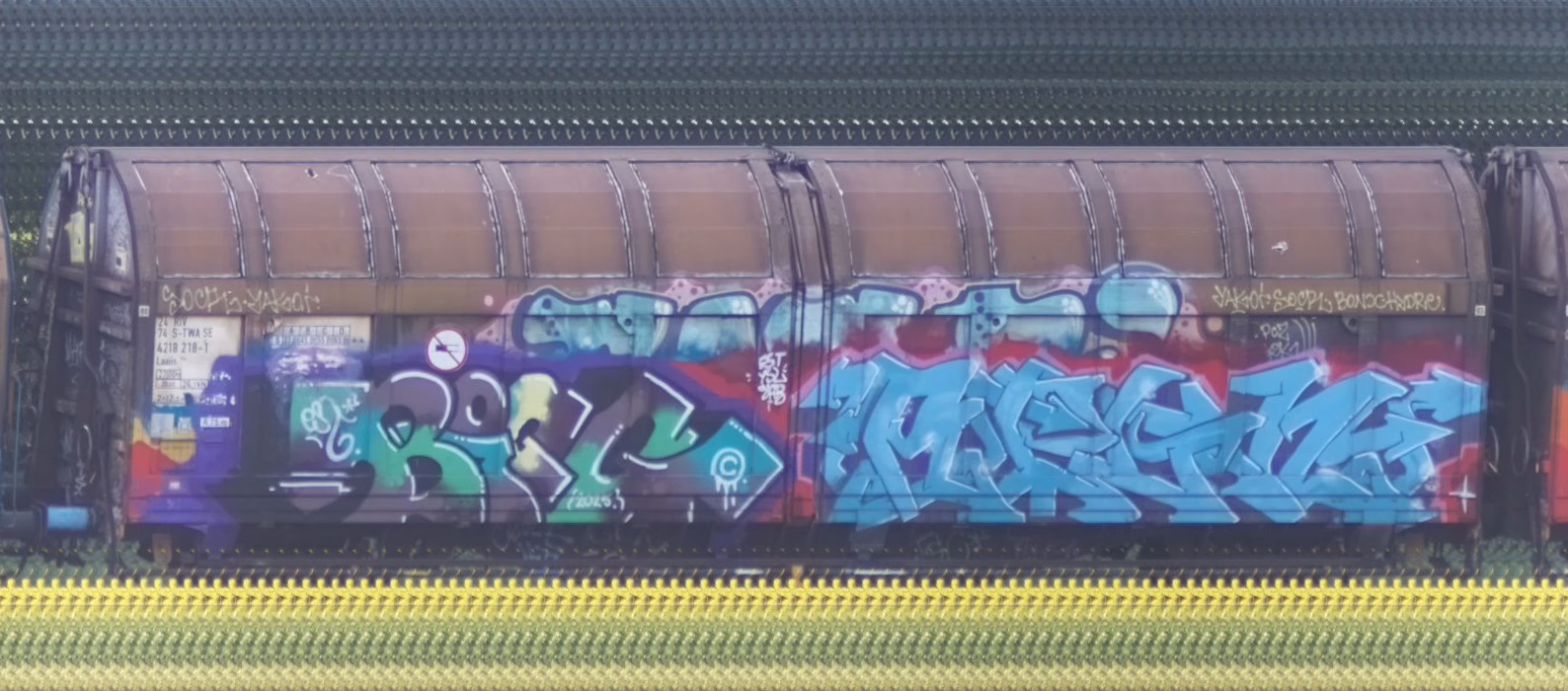 There should be a train photo here :'(