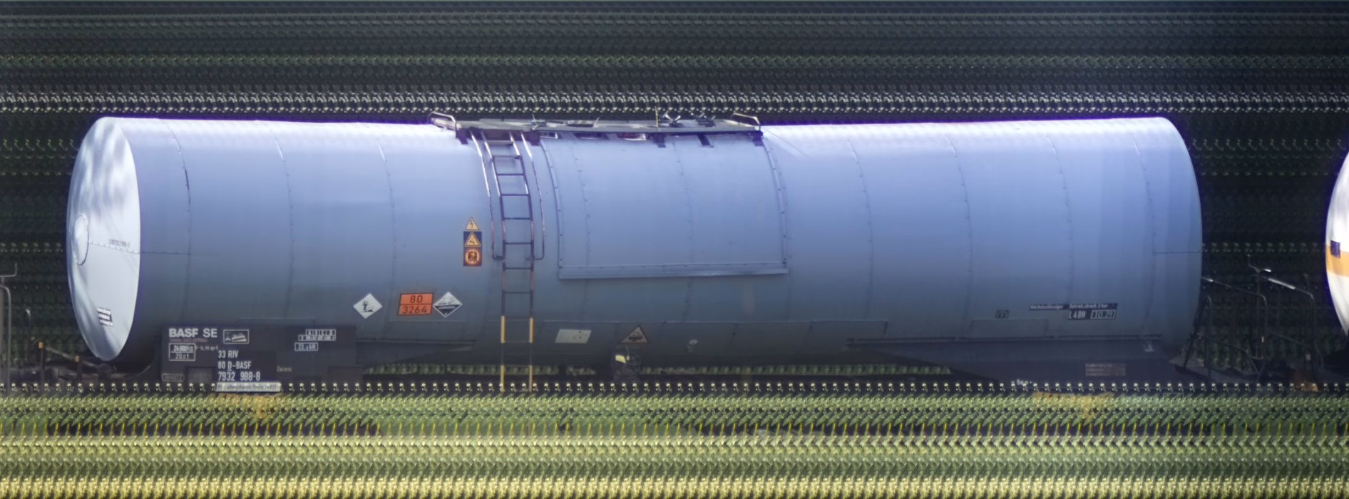 There should be a train photo here :'(