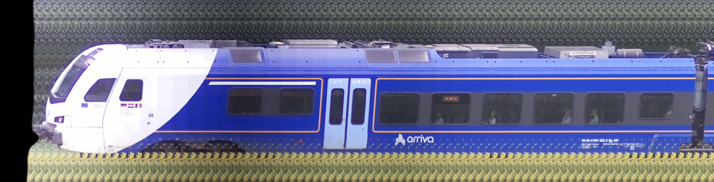 There should be a train photo here :'(