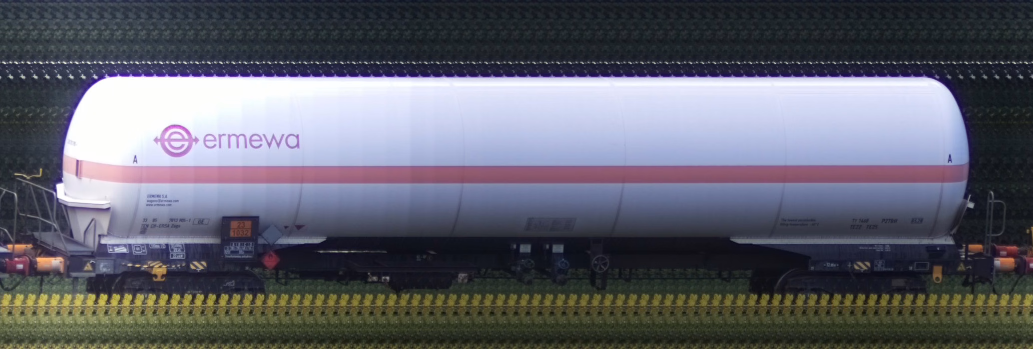 There should be a train photo here :'(