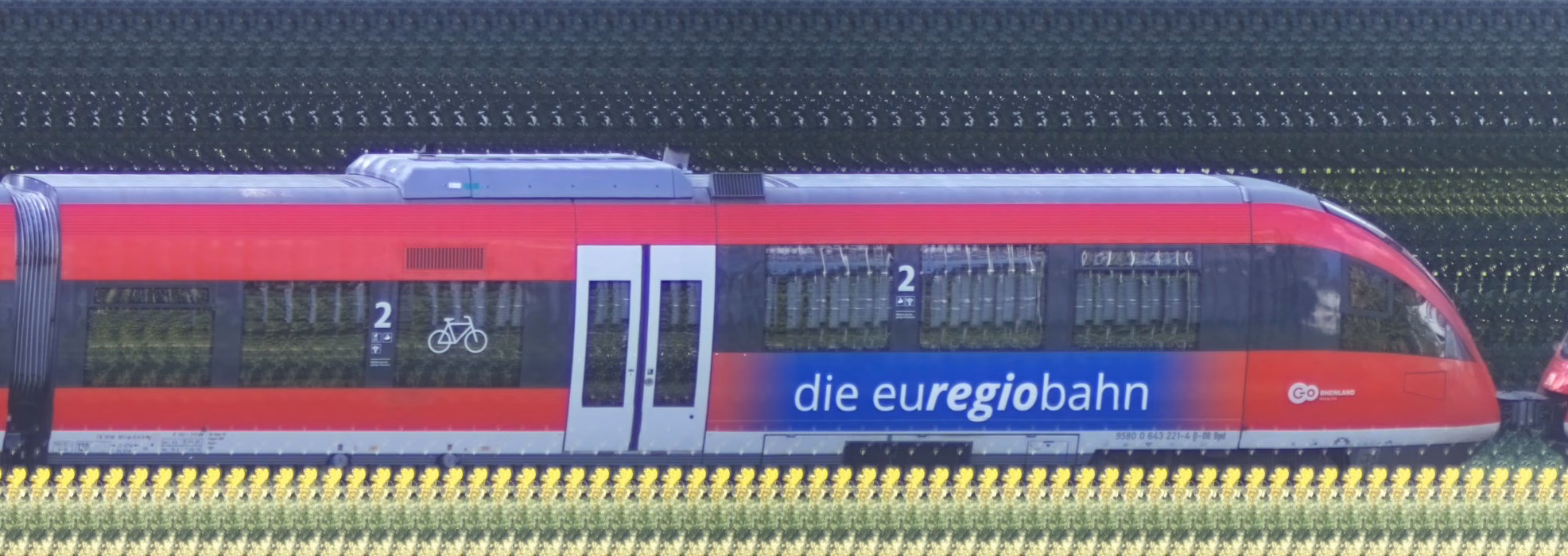 There should be a train photo here :'(